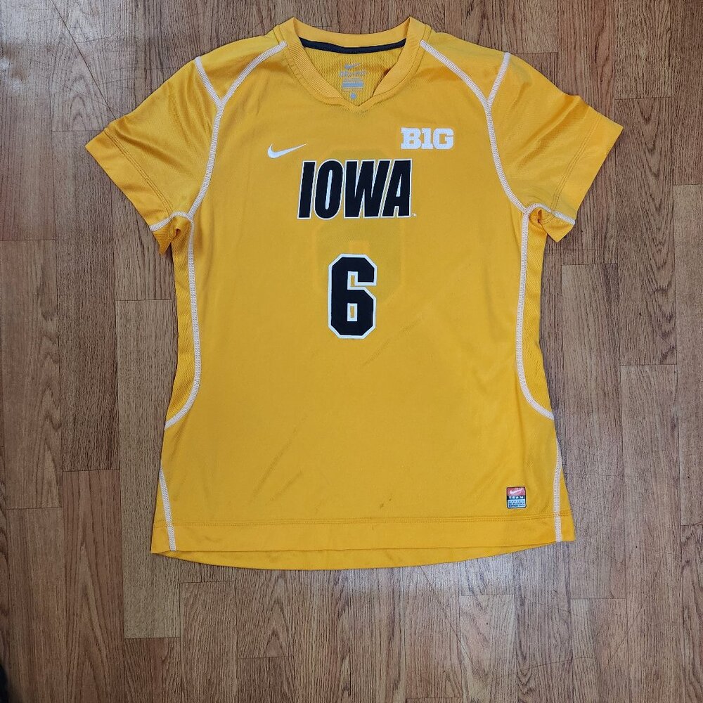 Iowa Hawkeyes Game Worn Soccer Jersey Big 10 Women #6 Sz. L